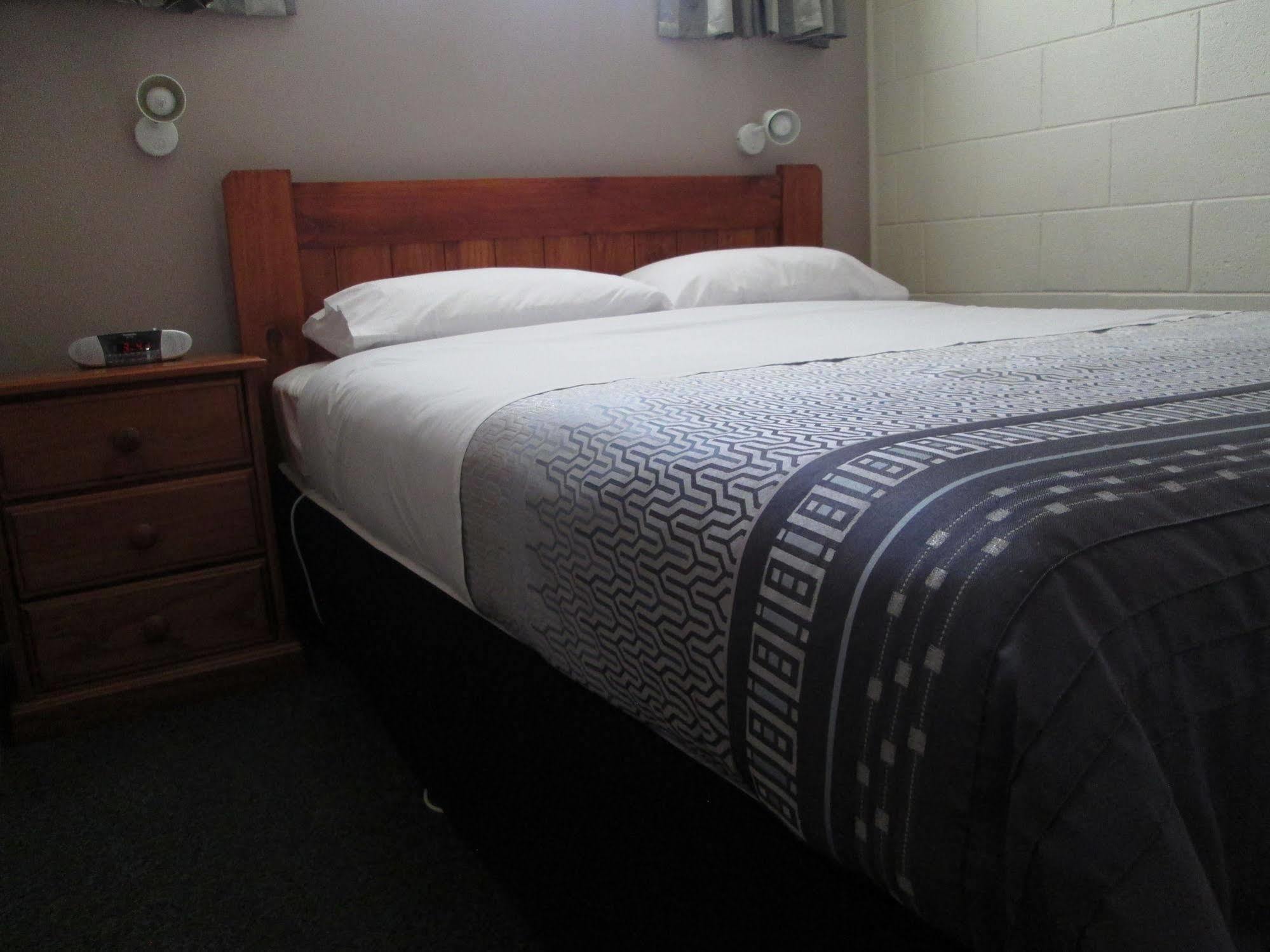 Colonial Motel Papakura Exterior photo
